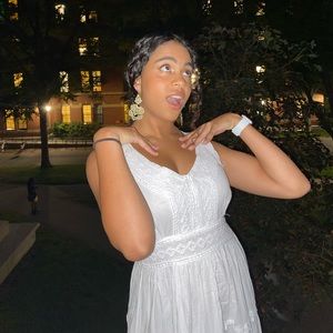 Meet your Posher, Leila